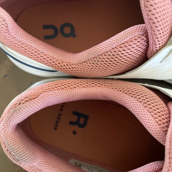 On Cloud ,The Roger Advantage - Picture 4 of 8